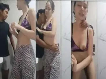 Ngentot Diam-Diam Sama Kakak Nakal di Toilet