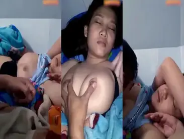 Remas Dada Kakak Sepupu Cantik Saat Tertidur